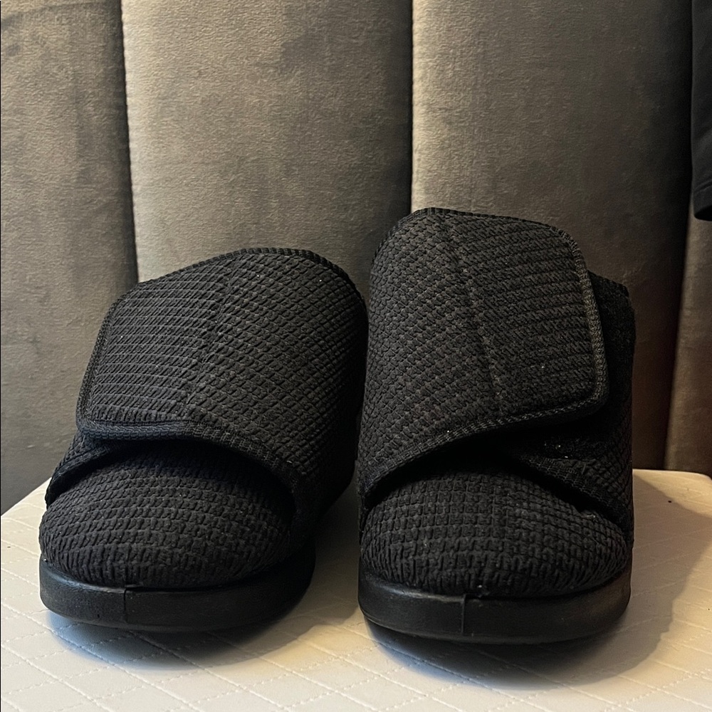 Silverts Men's Black Adjustable therapeutic Slippers